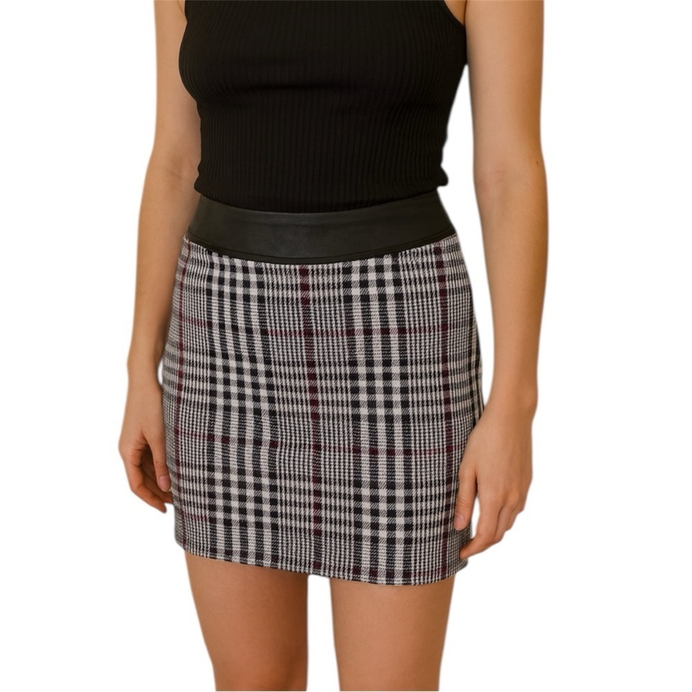 Abercrombie & Fitch Plaid Mini Skirt – Size M